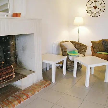 Dom wakacyjny Amazing In St Sur Gironde With Wifi