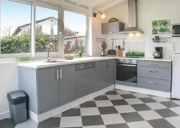 Lovely In St Sur Gironde *