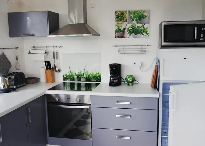 Сasa de vacaciones Lovely In St Sur Gironde *